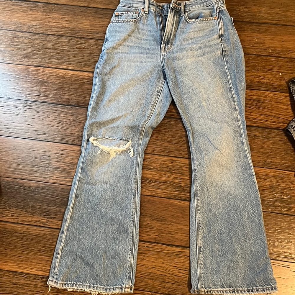 American Eagle super high waisted flare jeans Size 2 medium/light wash